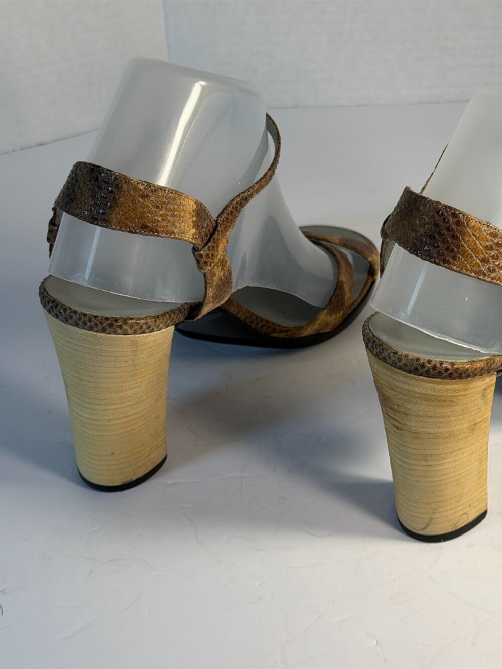 Gucci Sandals size 9B - Picture 9 of 16
